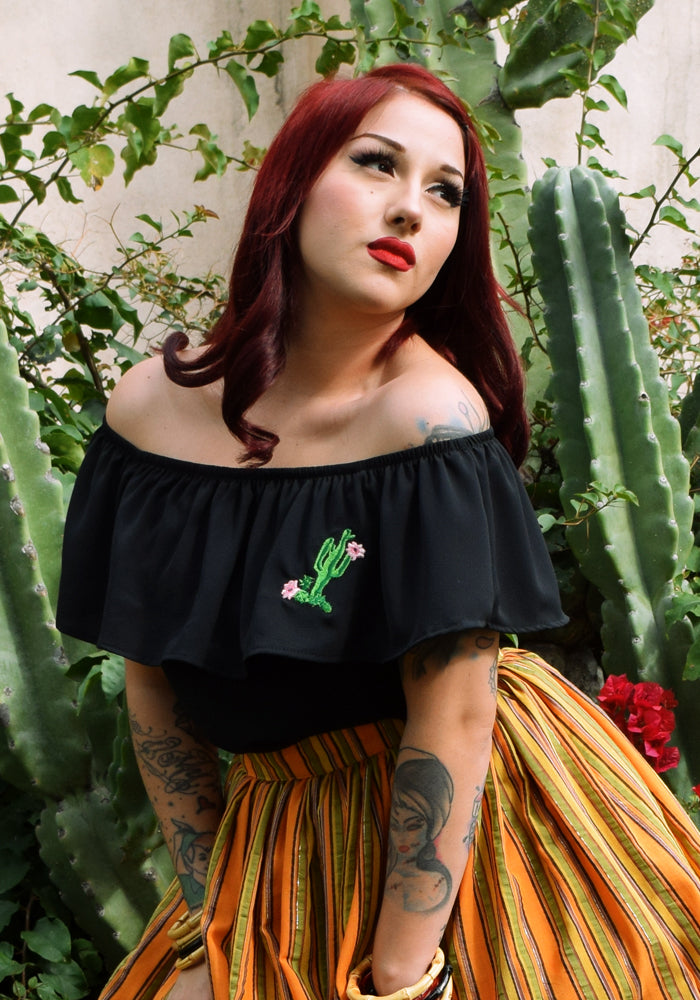 "Final Sale" Nopales Embroidered Cactus Flounce Top  in Black