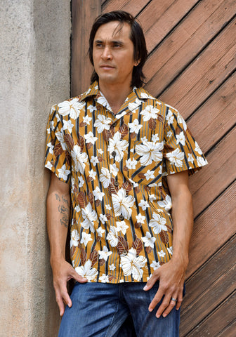 "Final Sale" Palm Jungle Paradise Button-Up Shirt in Green